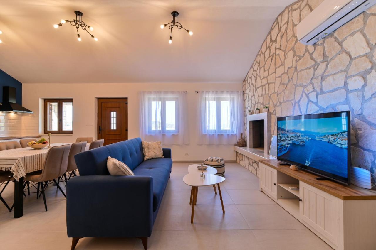 Villa Rudini With Heated Pool 오크루그고른지 외부 사진