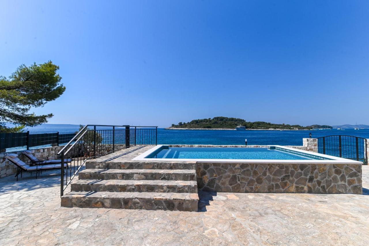 Villa Rudini With Heated Pool 오크루그고른지 외부 사진