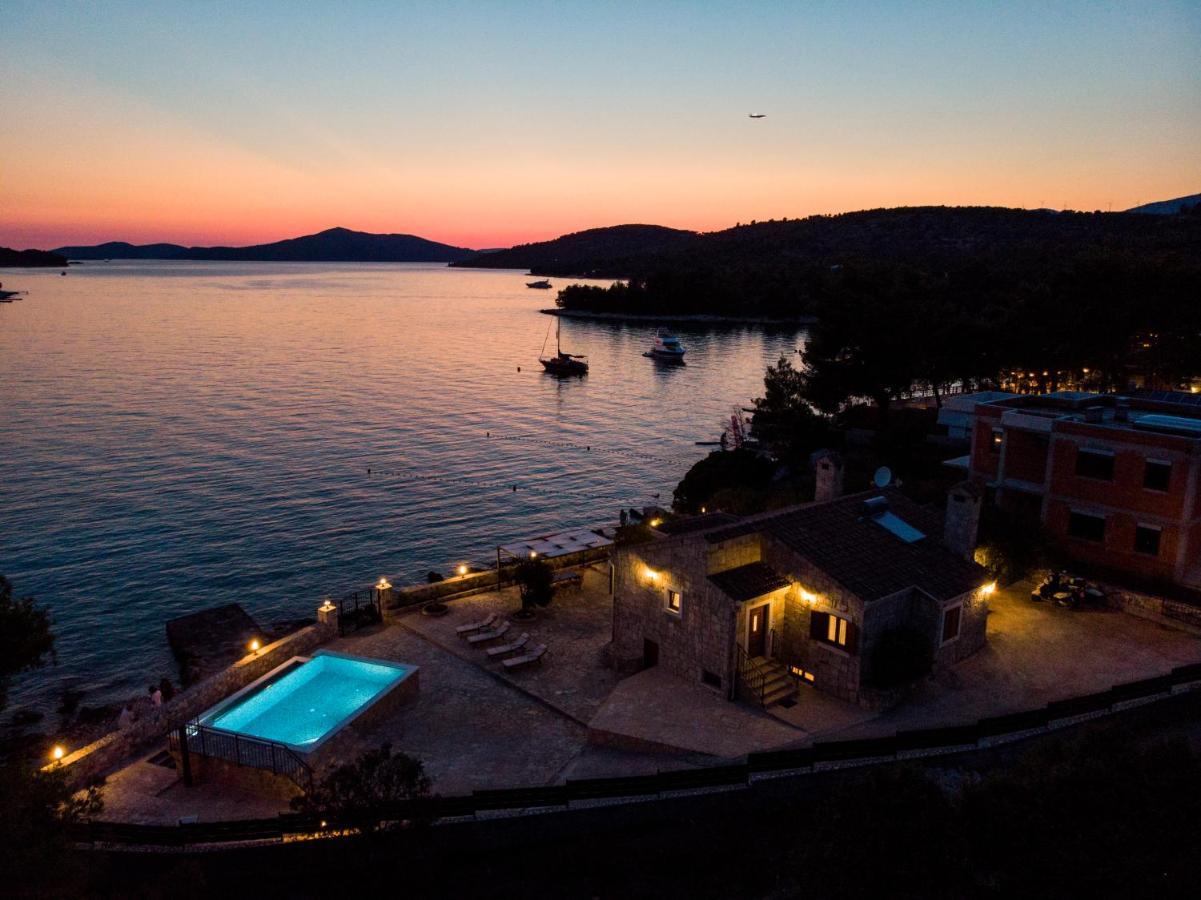 Villa Rudini With Heated Pool 오크루그고른지 외부 사진