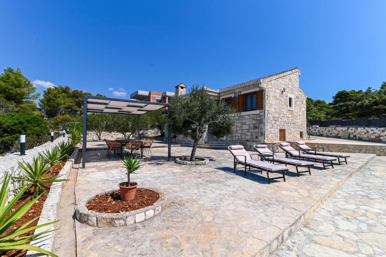Villa Rudini With Heated Pool 오크루그고른지 외부 사진