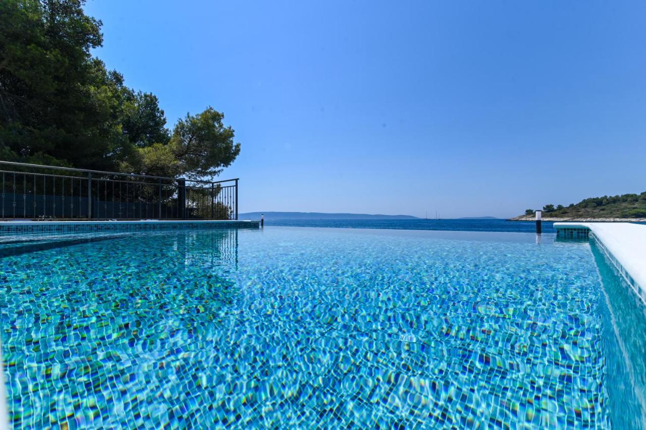 Villa Rudini With Heated Pool 오크루그고른지 외부 사진