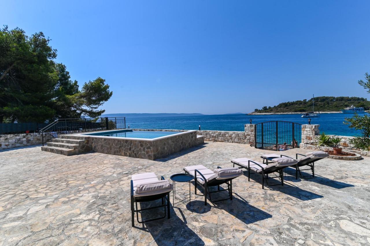 Villa Rudini With Heated Pool 오크루그고른지 외부 사진